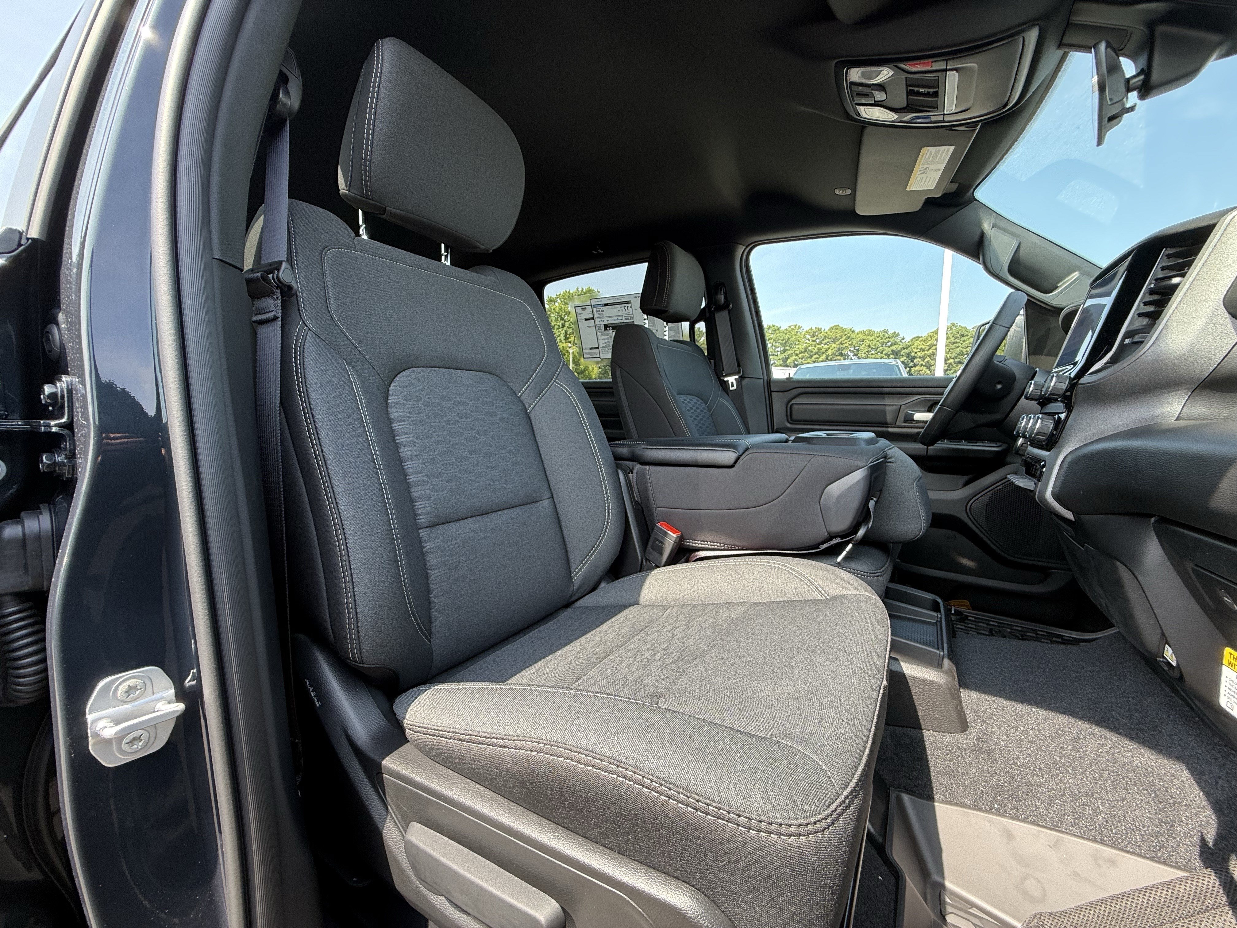 New 2026 RAM 1500 Warlock AWD/4WD image 32