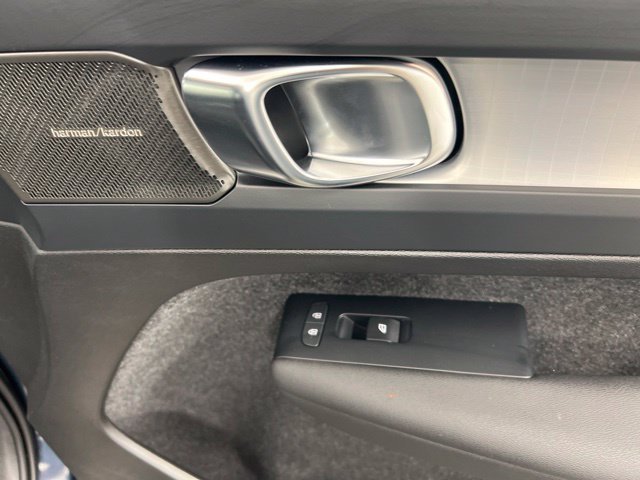 New 2026 Volvo XC40 B5 Ultra w/ Protection Package Premier AWD/4WD image 23
