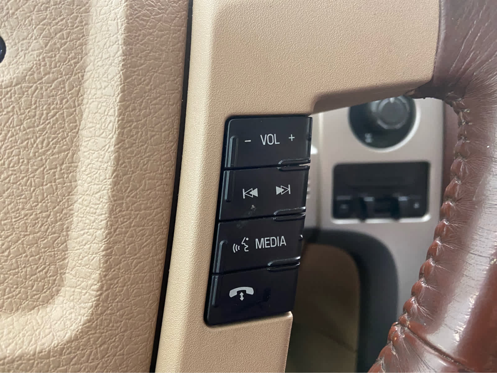 Used 2014 Ford F150 King Ranch w/ King Ranch Luxury Package RWD image 21