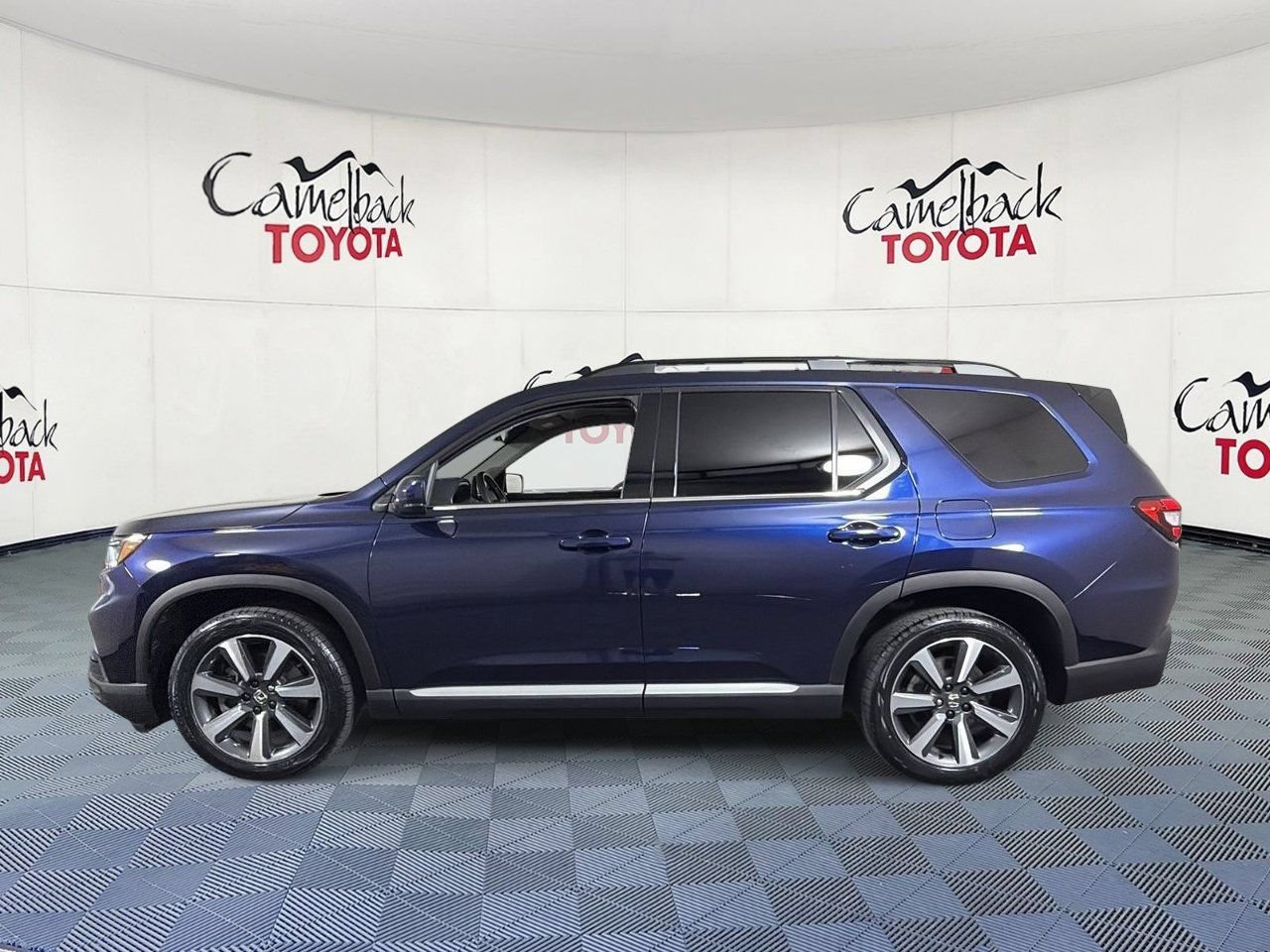 Used 2023 Honda Pilot Touring image 4