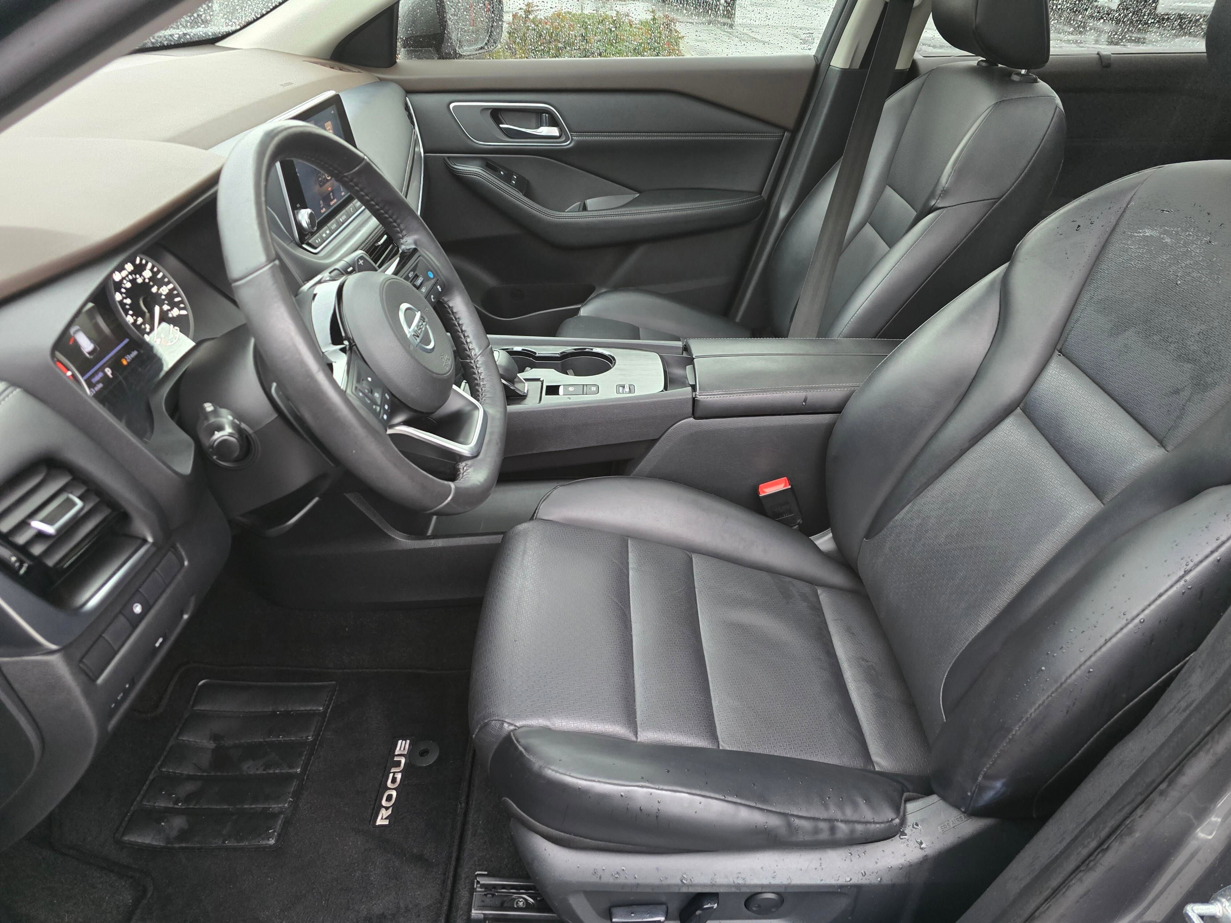 Used 2021 Nissan Rogue SV w/ Premium Package image 27