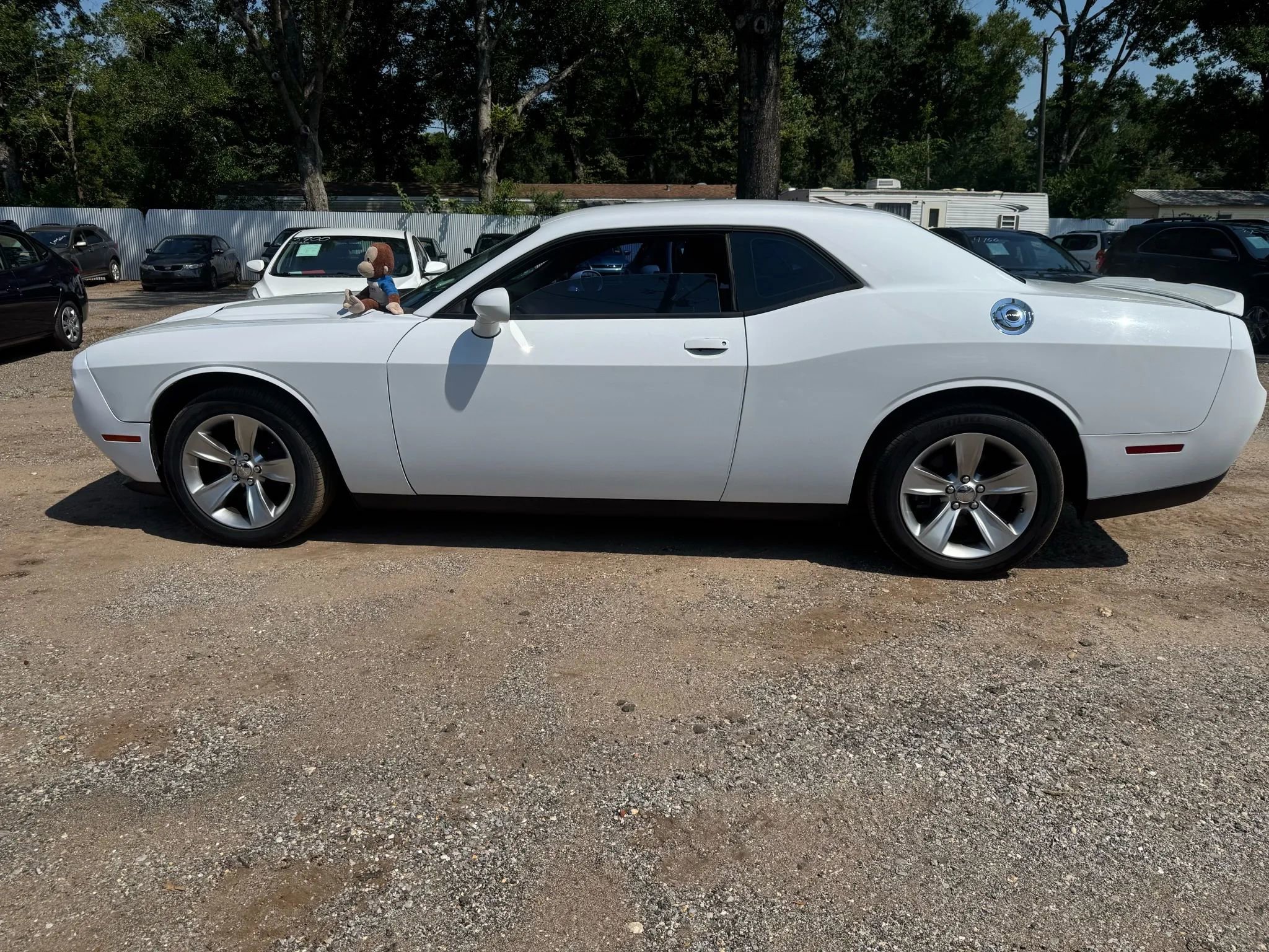 Used 2018 Dodge Challenger SXT image 2