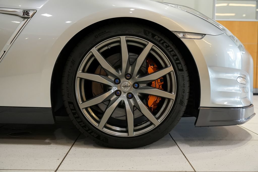 Used 2016 Nissan GT-R Premium AWD/4WD image 21