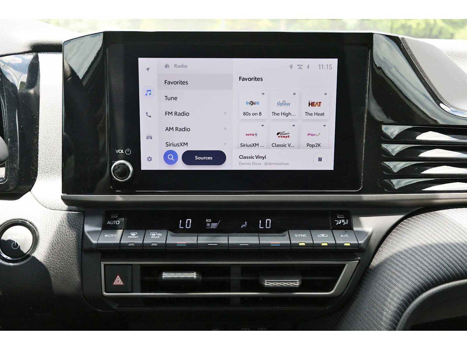 Used 2025 Toyota Camry SE w/ Convenience Package FWD image 22