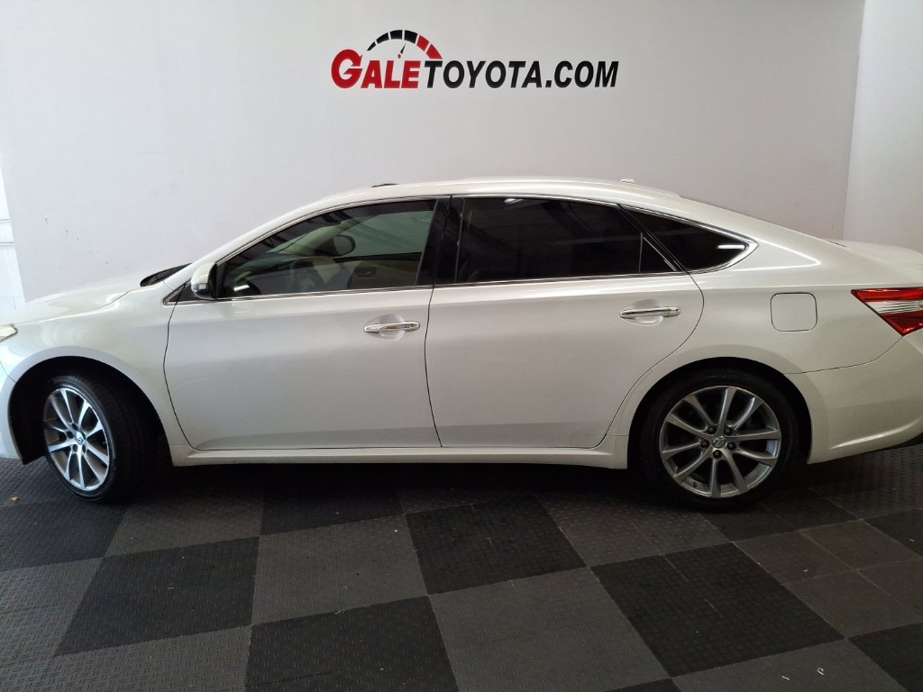 Used 2015 Toyota Avalon XLE Touring FWD image 9