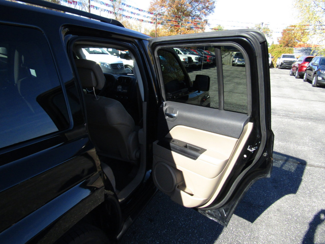 Used 2012 Jeep Patriot Latitude w/ Sun/Sound Group image 22