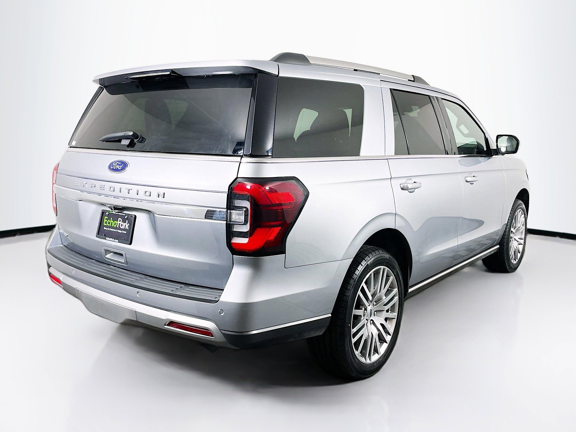 Used 2024 Ford Expedition Limited image 9