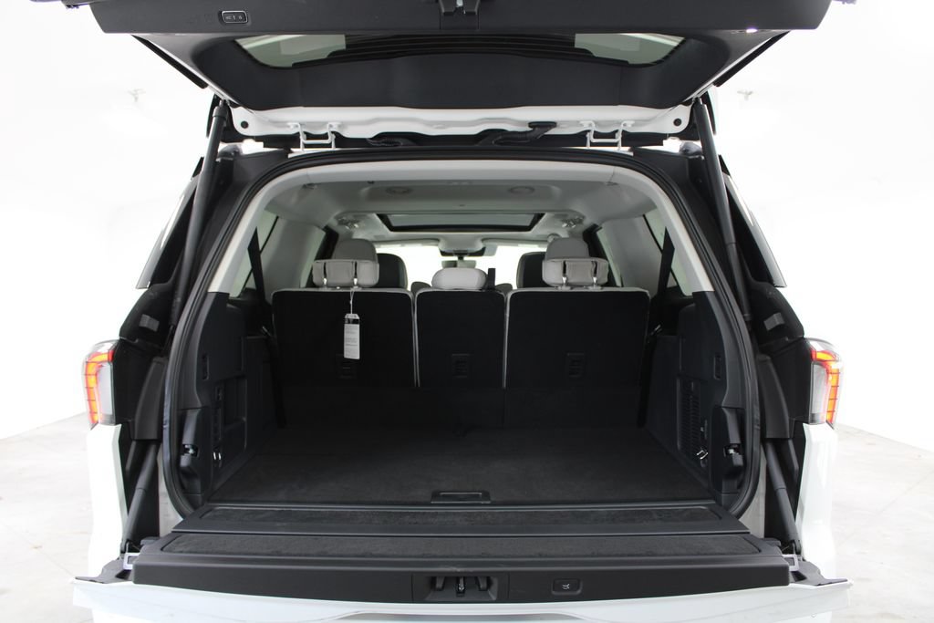 New 2026 Lincoln Navigator L Reserve AWD/4WD image 15