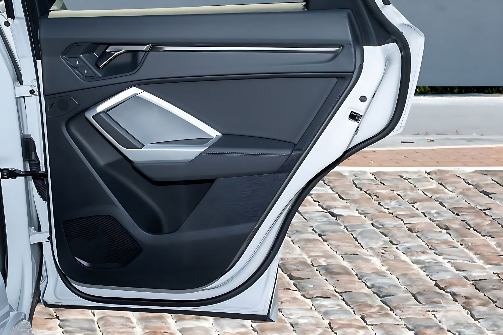 Used 2025 Audi Q3 2.0T Premium image 14