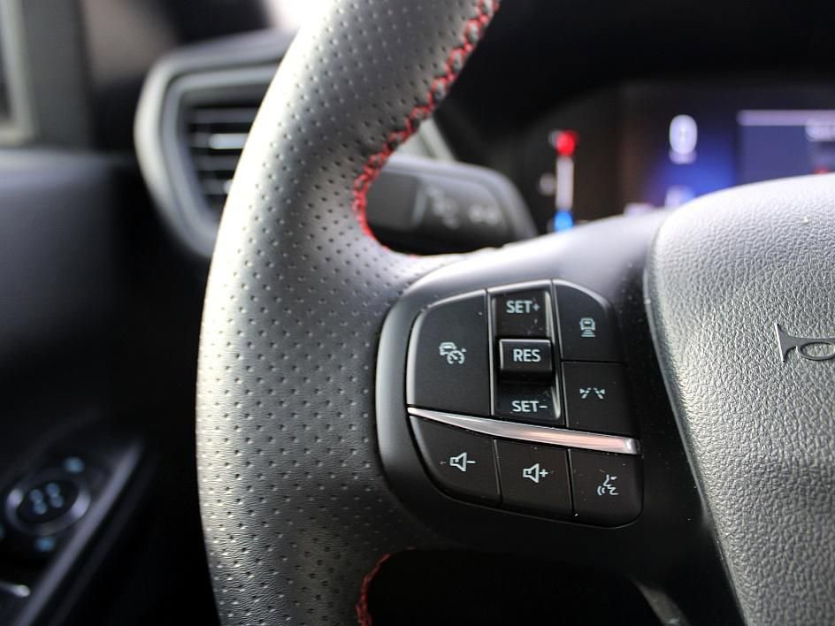 Used 2024 Ford Escape ST-Line w/ Tech Pack #1 image 17