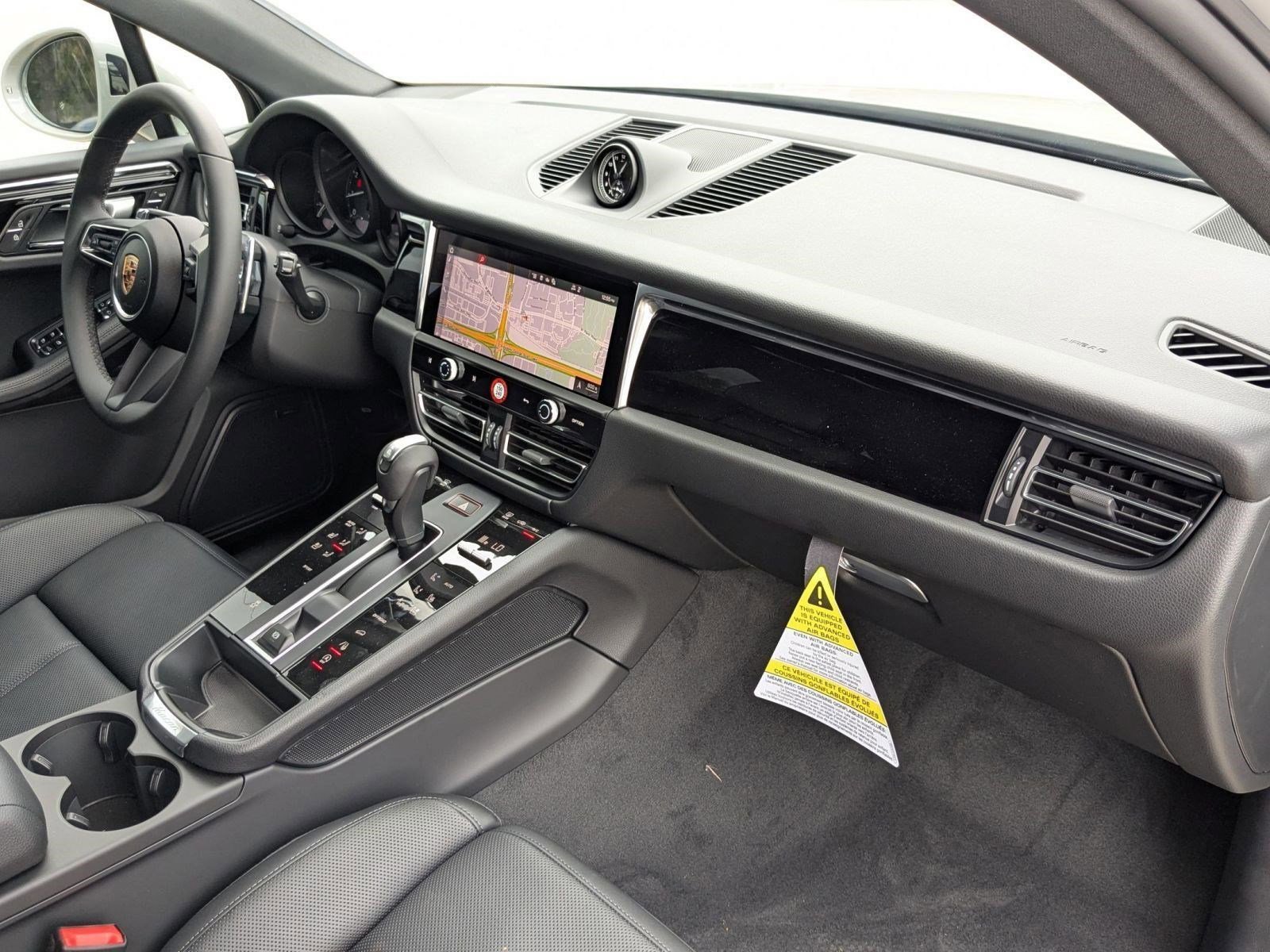 Certified 2025 Porsche Macan image 26