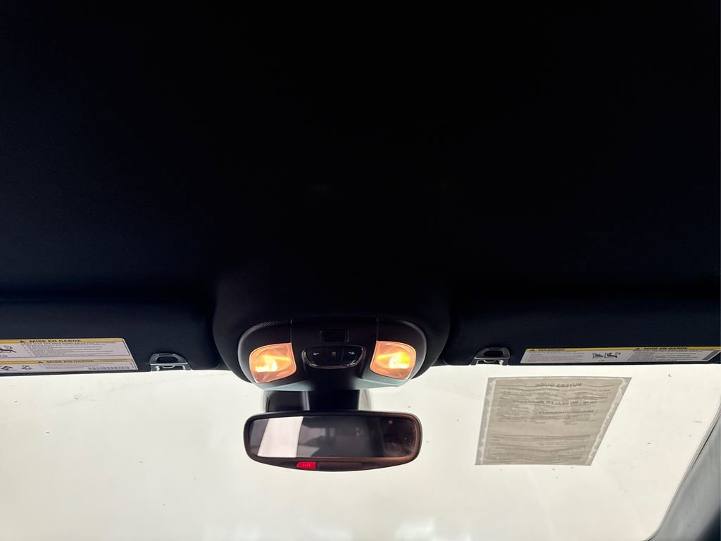 Used 2025 Jeep Compass Latitude image 39