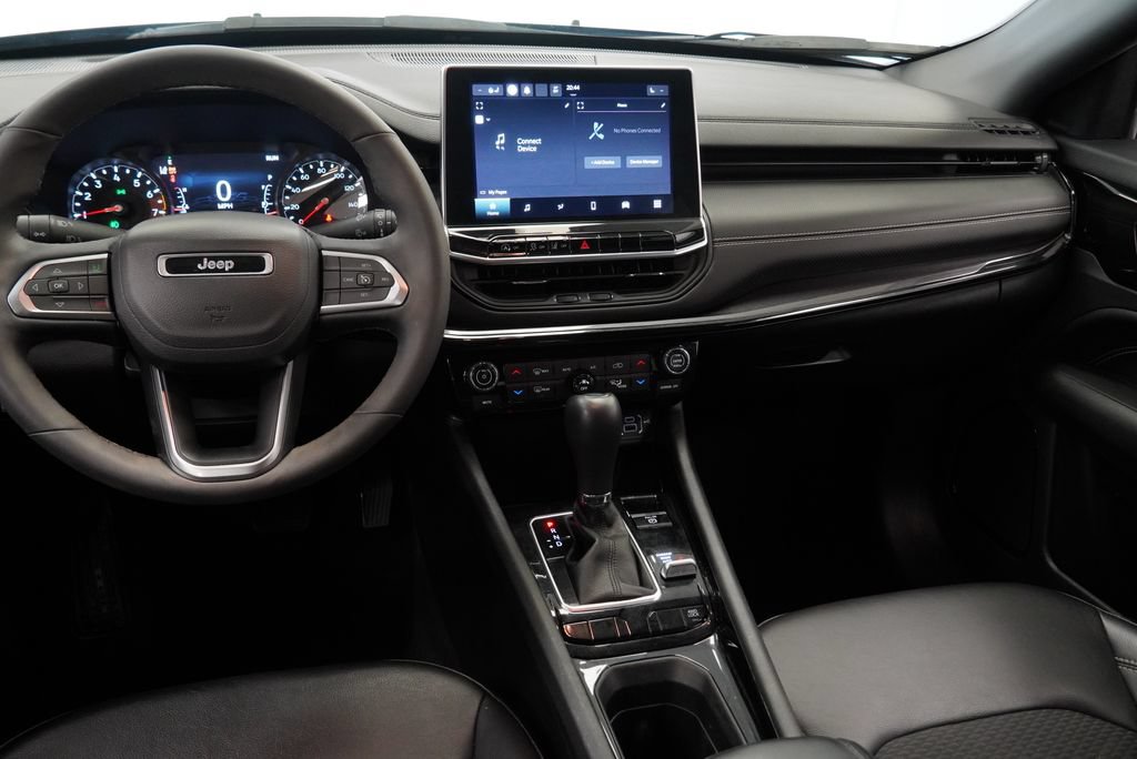 Used 2023 Jeep Compass Latitude w/ Convenience Group AWD/4WD image 14