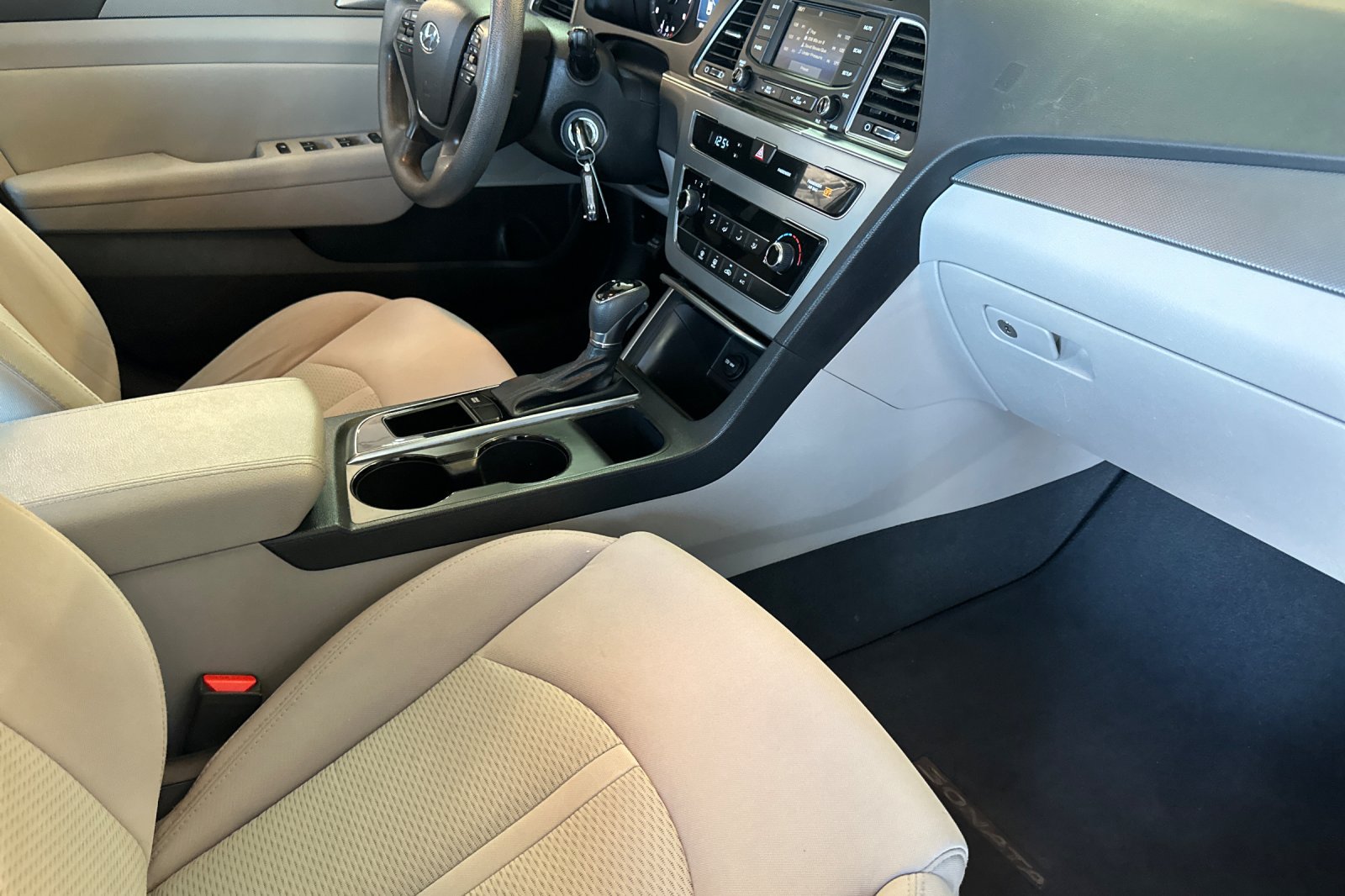 Used 2015 Hyundai Sonata SE w/ Option Group 09 FWD image 15