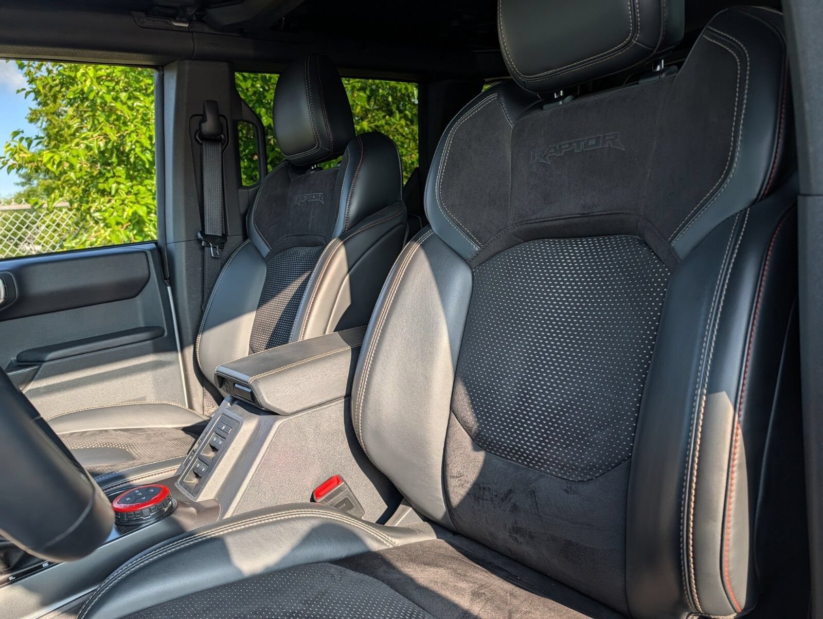 Used 2024 Ford Bronco Raptor w/ Interior Carbon Fiber Pack 6 AWD/4WD image 23