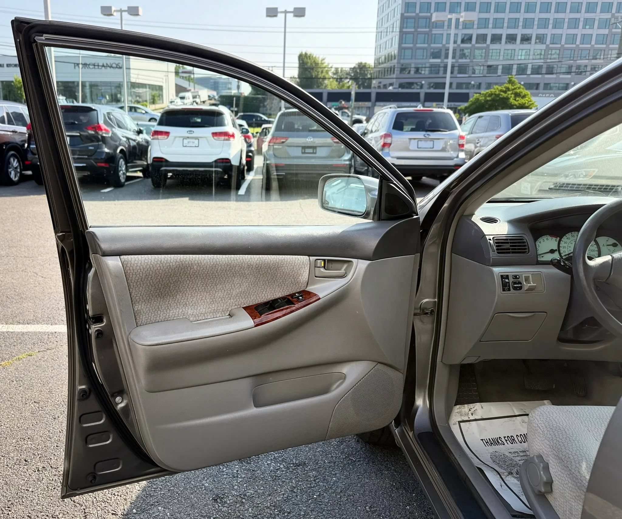 Used 2004 Toyota Corolla LE FWD image 9