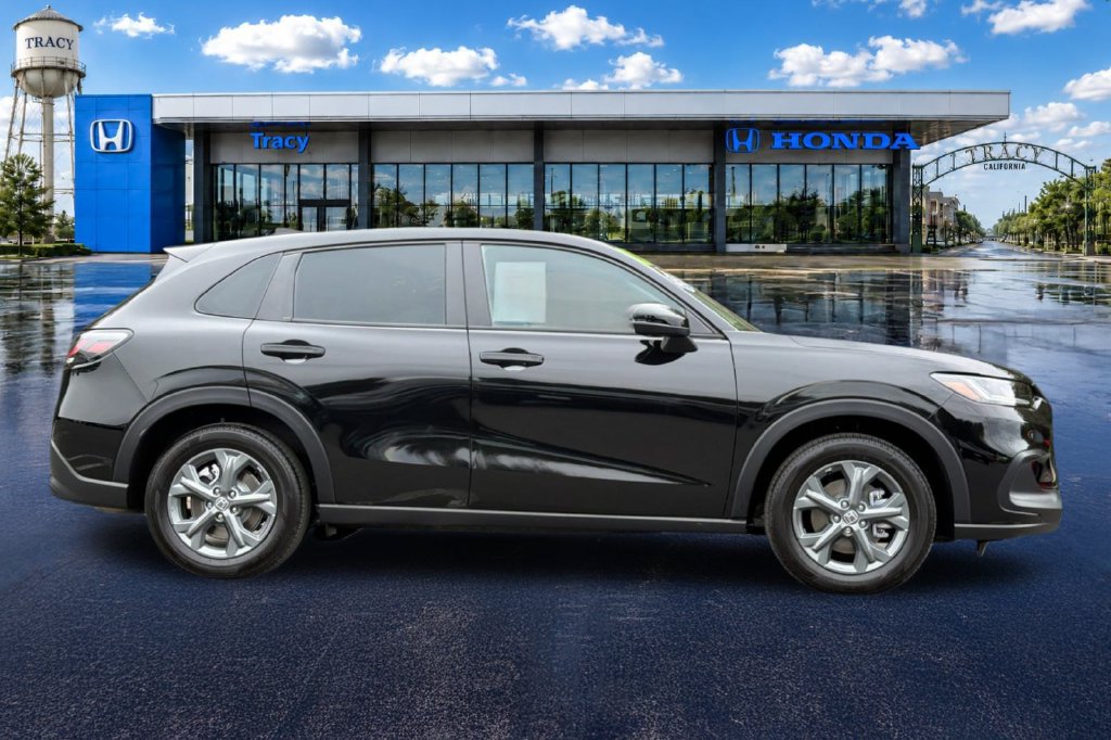 Used 2027 Honda HR-V LX image 4