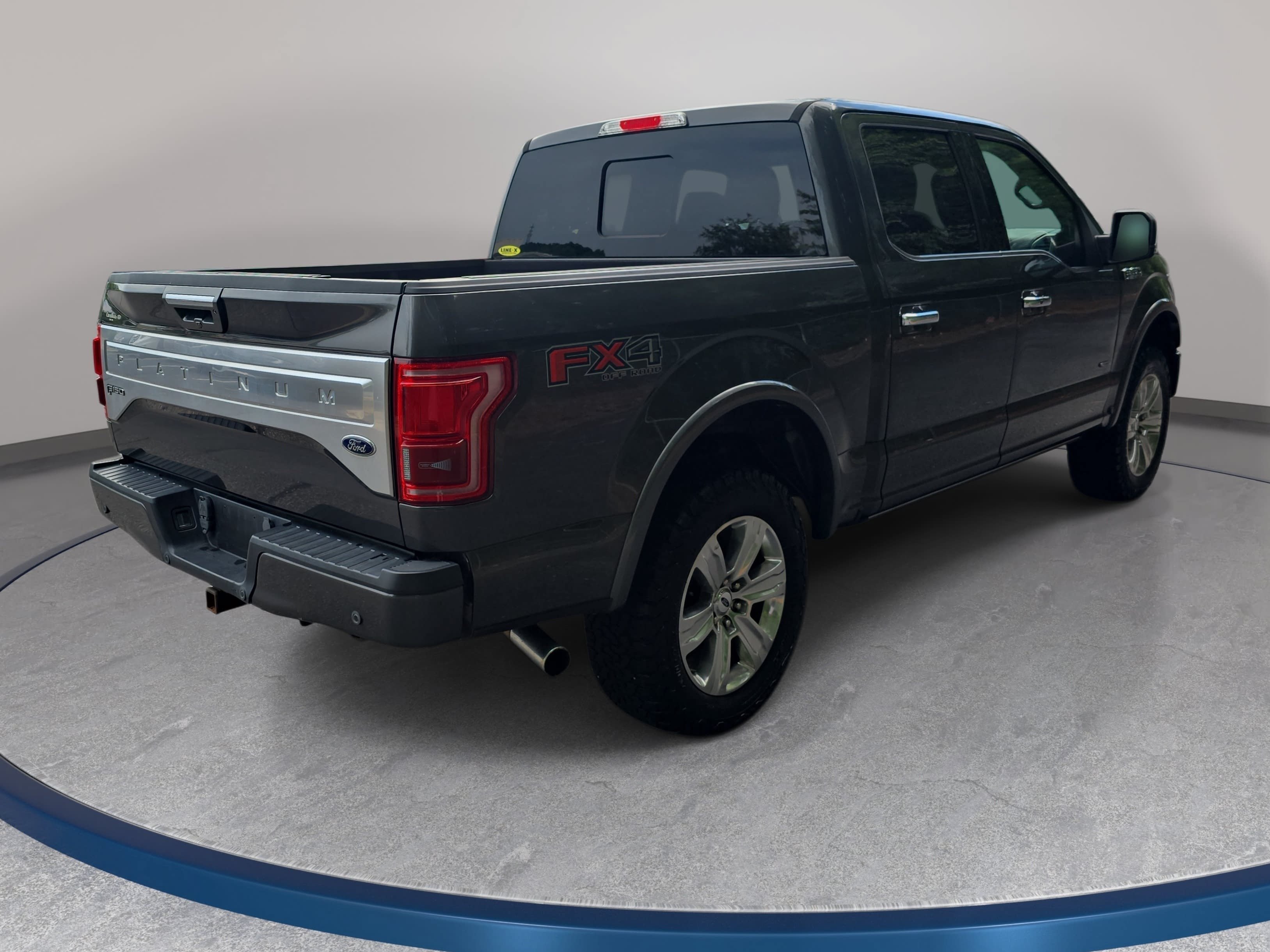 Used 2015 Ford F150 Platinum w/ Equipment Group 701A Luxury AWD/4WD image 5