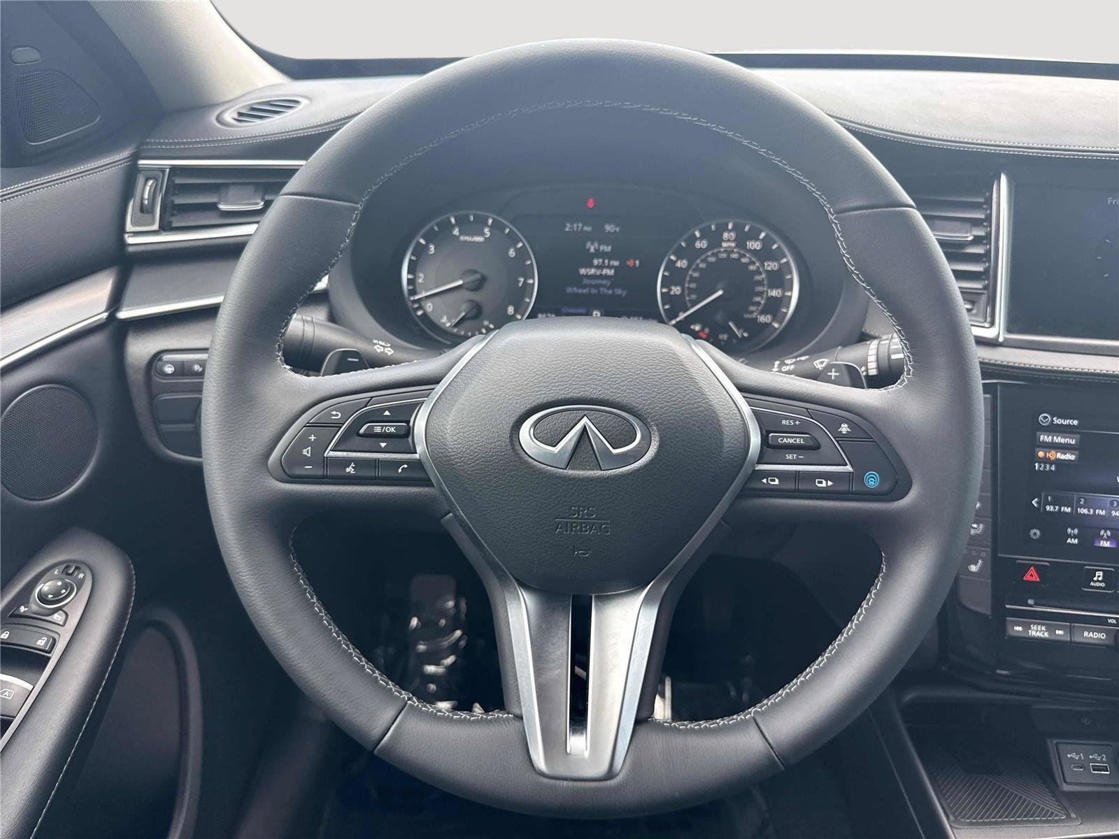 Certified 2025 INFINITI QX50 Luxe AWD/4WD image 17