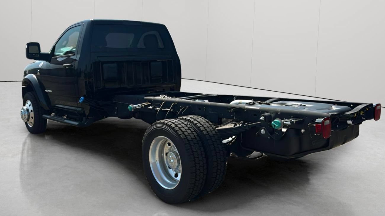 New 2026 RAM 5500 4x4 Regular Cab image 6