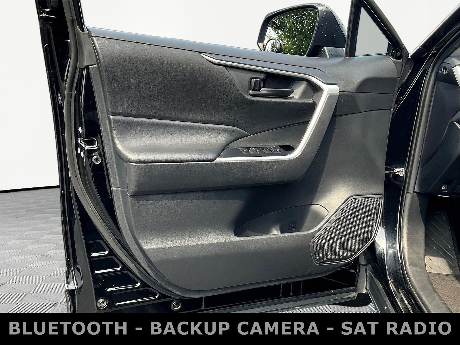 Used 2020 Toyota RAV4 LE AWD/4WD image 20