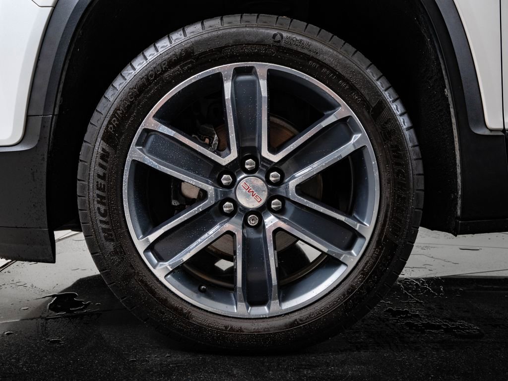 Used 2020 GMC Acadia SLT FWD image 13