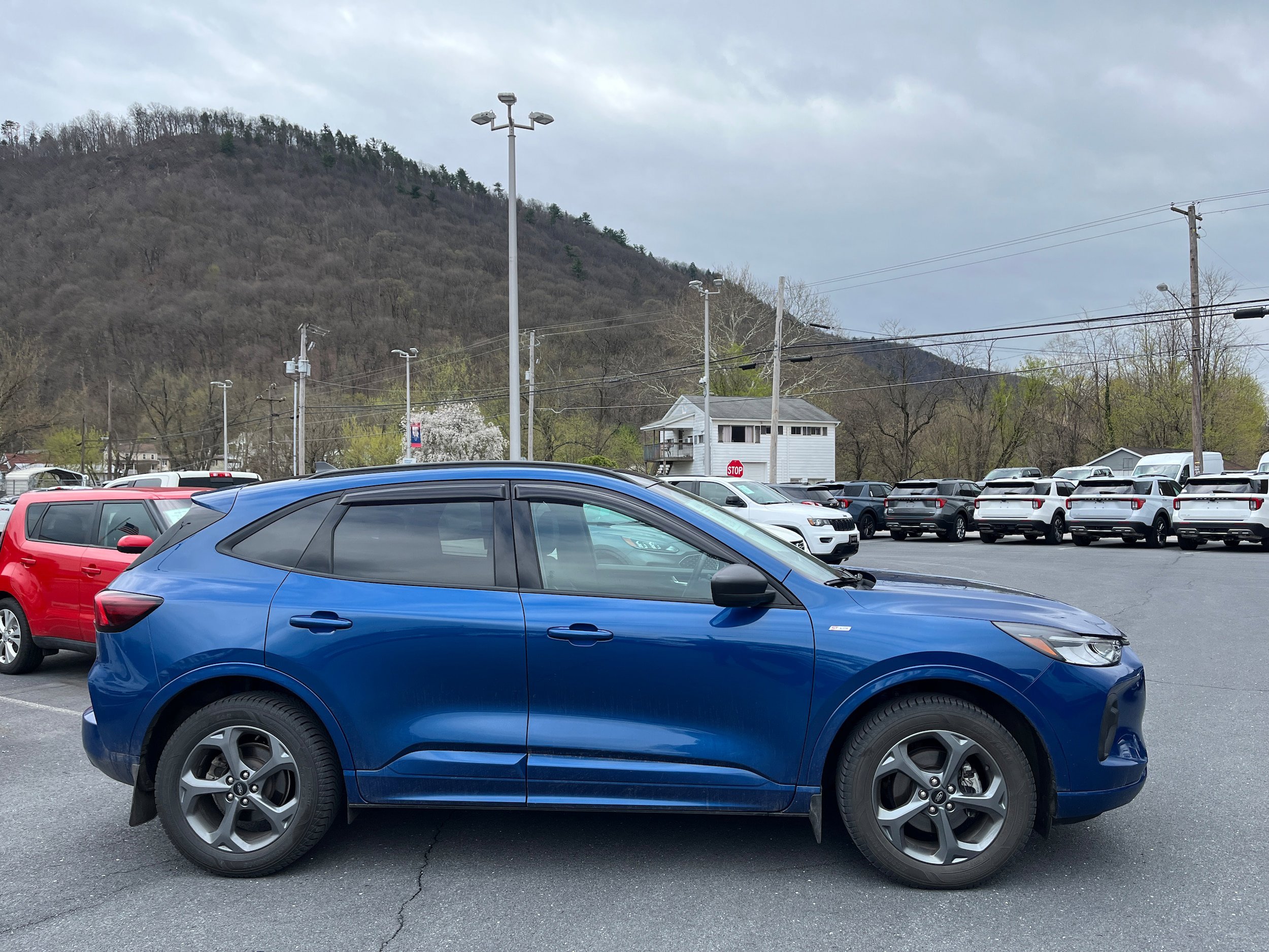 Certified 2023 Ford Escape ST-Line w/ Tech Pack #1 AWD/4WD image 4