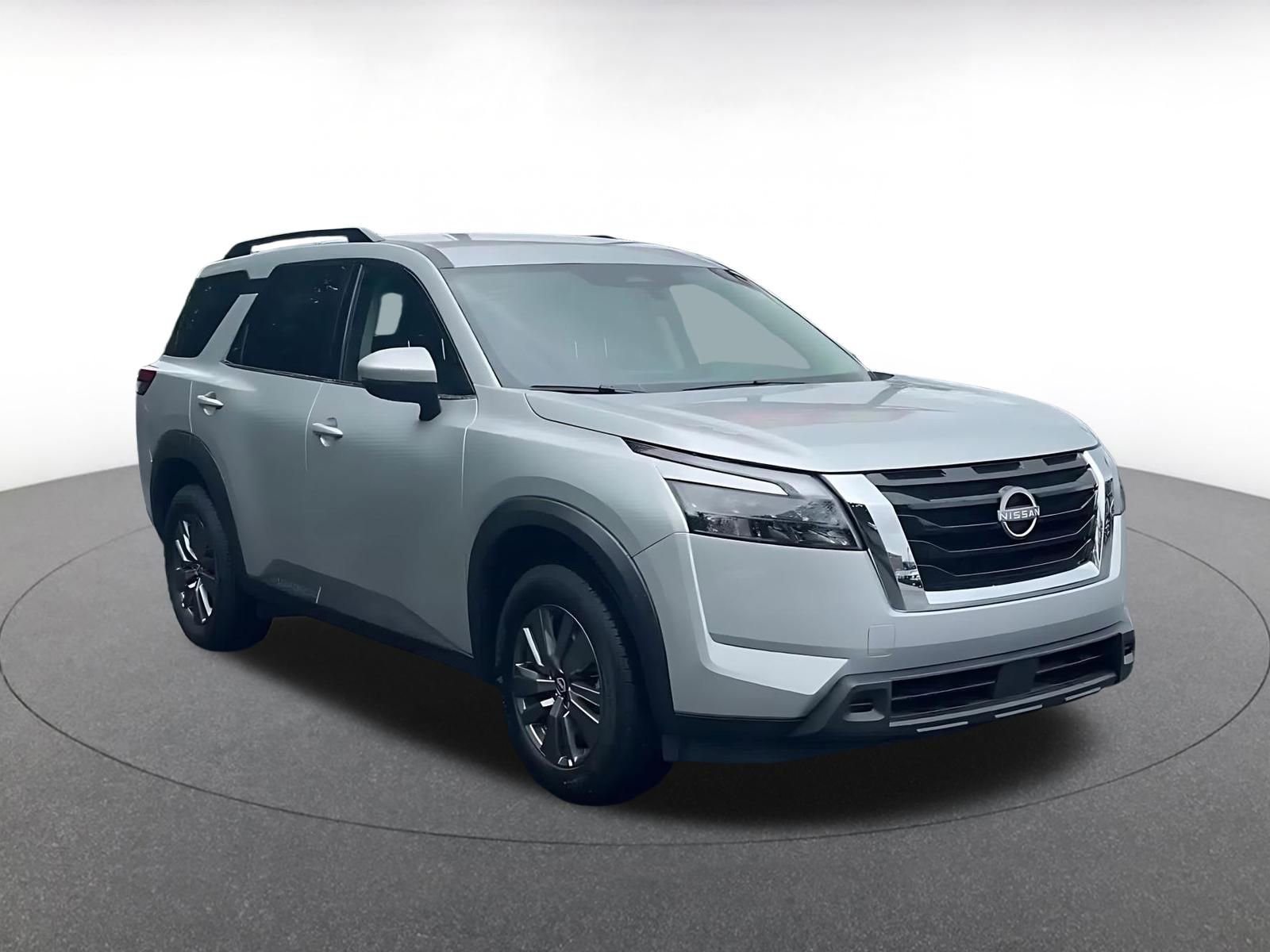 Used 2025 Nissan Pathfinder SV FWD image 3