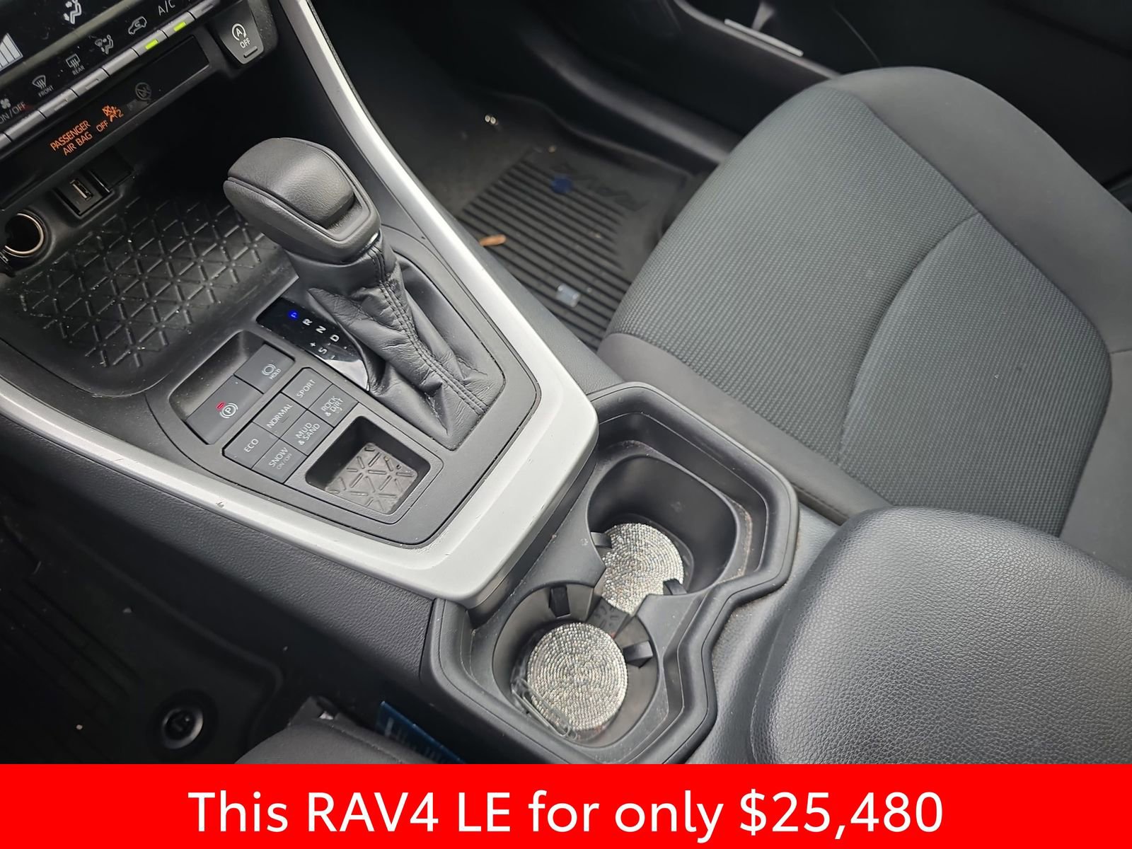 Used 2021 Toyota RAV4 LE image 31