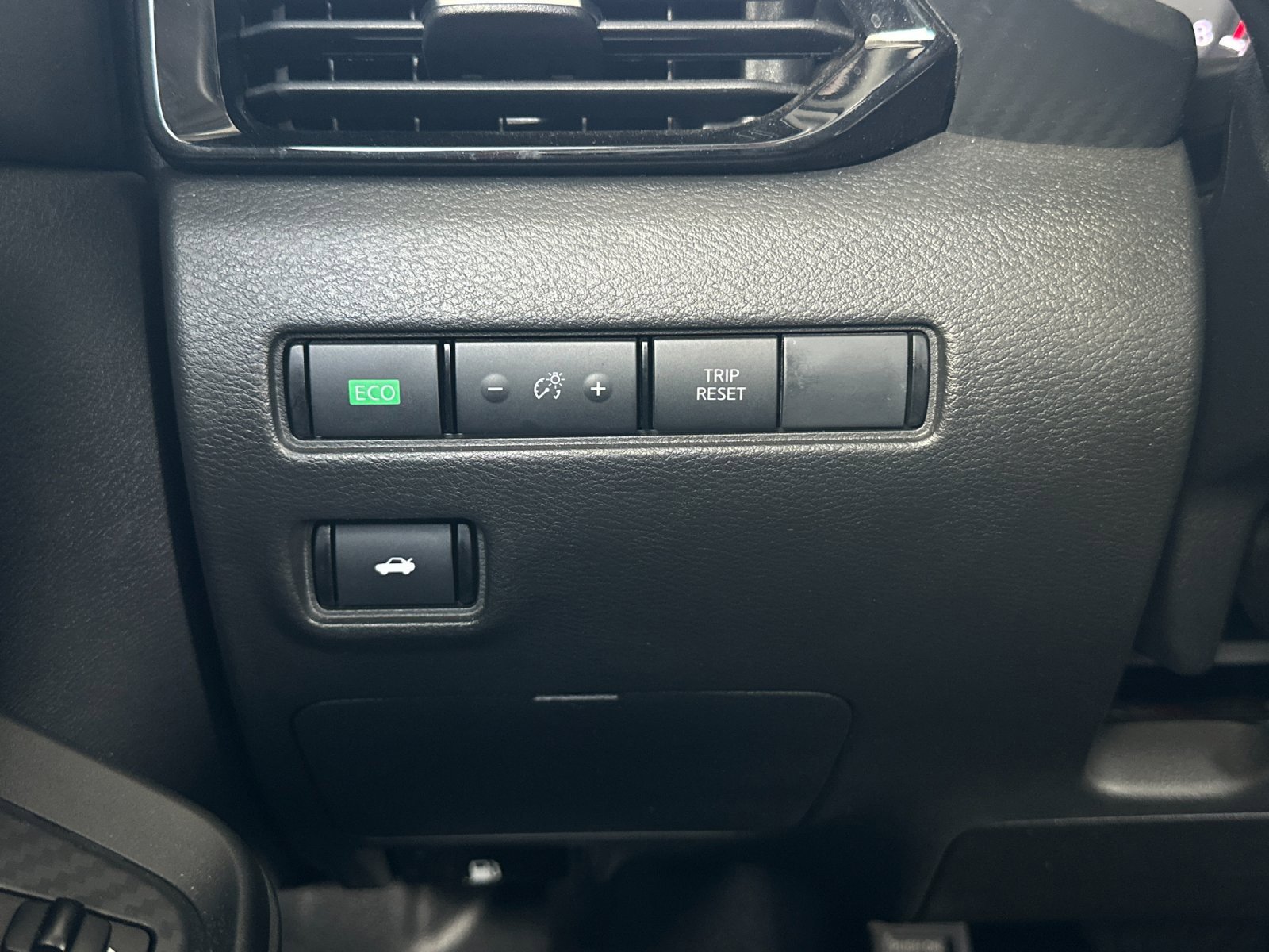 Used 2025 Nissan Sentra SV image 25