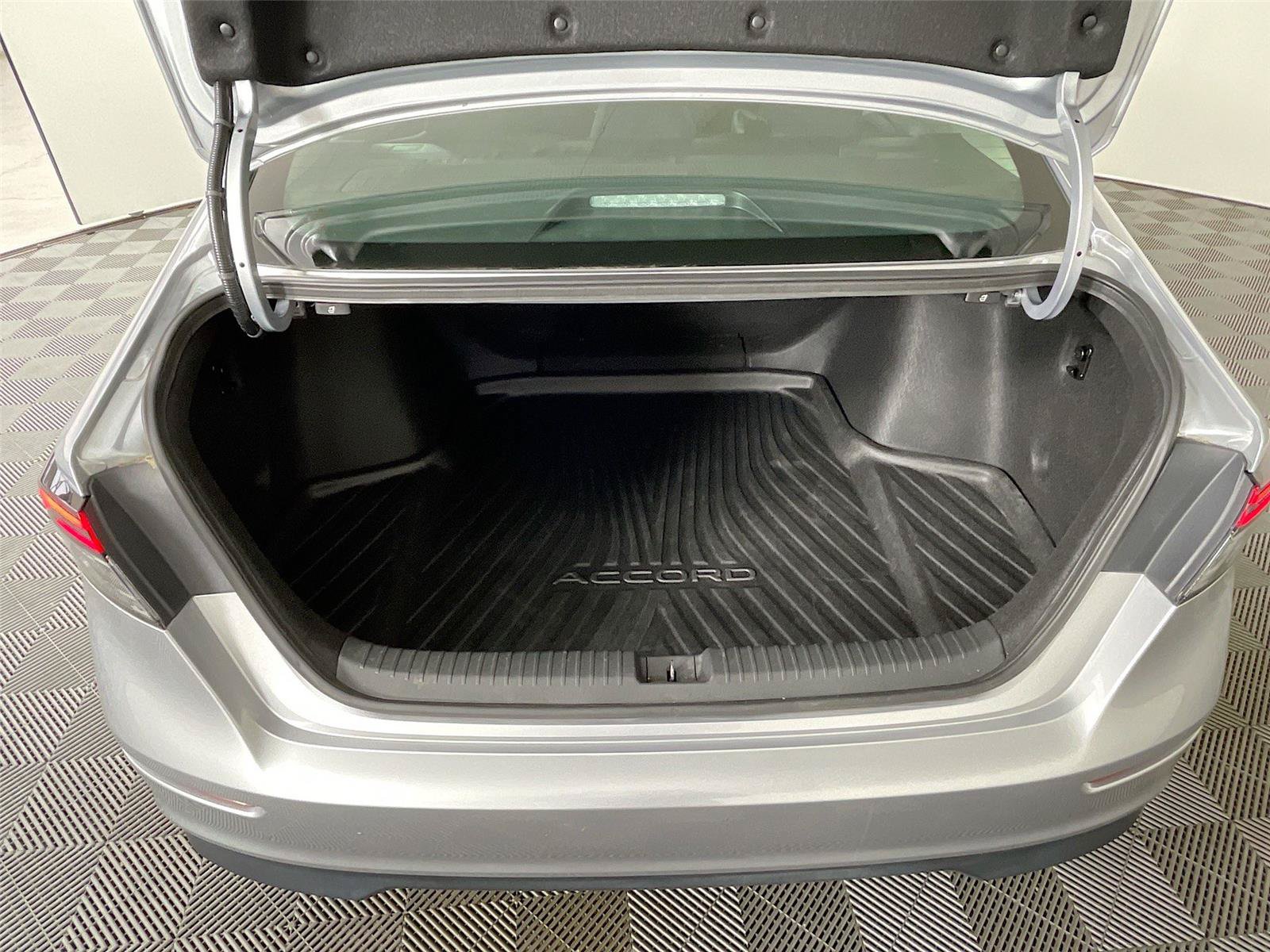 Certified 2025 Honda Accord SE image 27