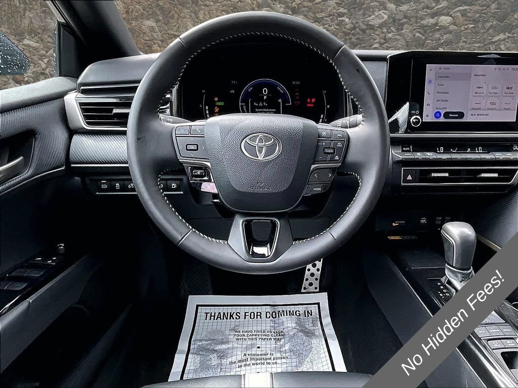 Used 2025 Toyota Camry SE FWD image 5