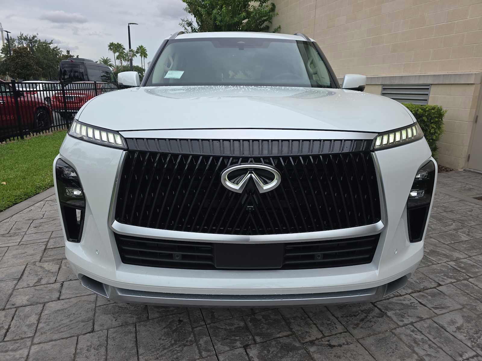 New 2026 INFINITI QX80 Luxe w/ Exterior Package image 2