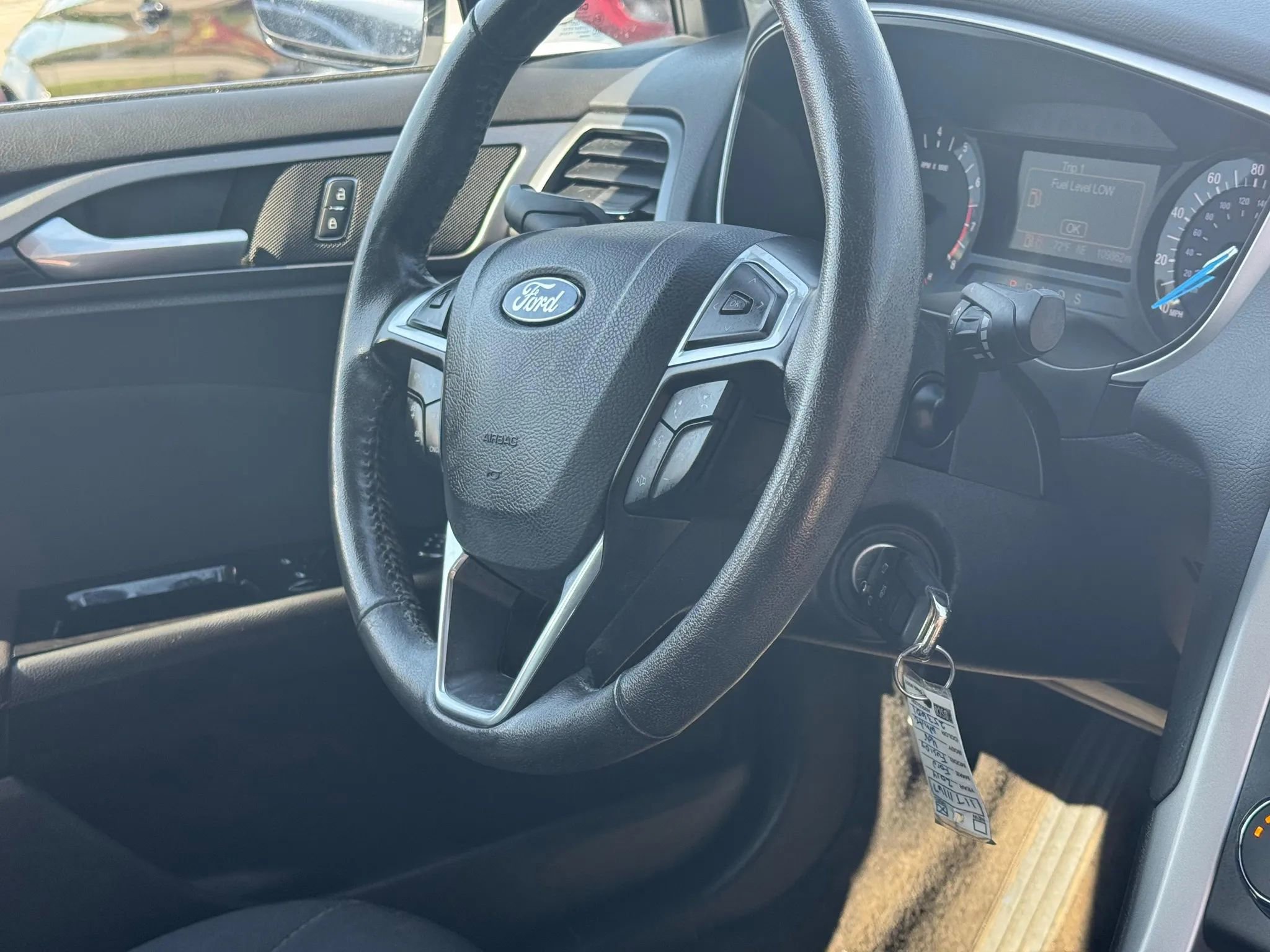 Used 2014 Ford Fusion SE w/ Equipment Group 201A FWD image 28