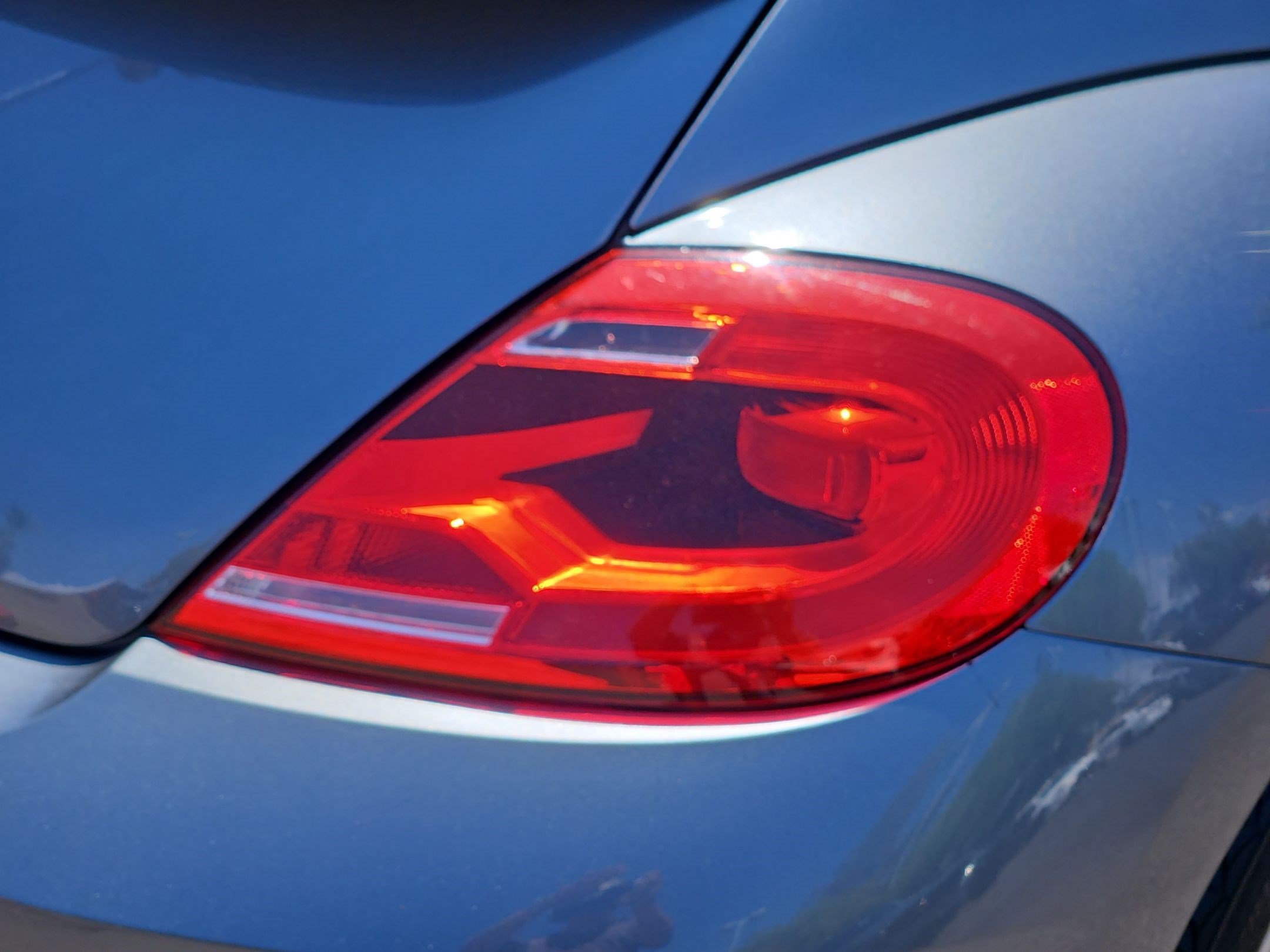 Used 2014 Volkswagen Beetle R-Line FWD image 11