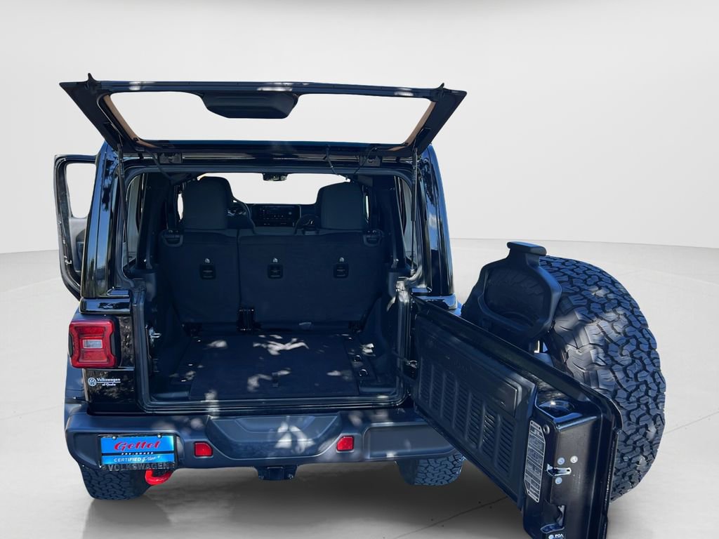 Used 2025 Jeep Wrangler Unlimited Rubicon w/ Convenience Group image 14