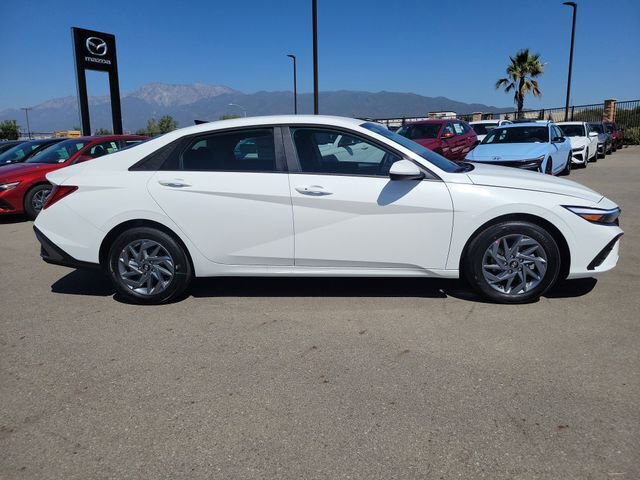 New 2026 Hyundai Elantra Blue image 25