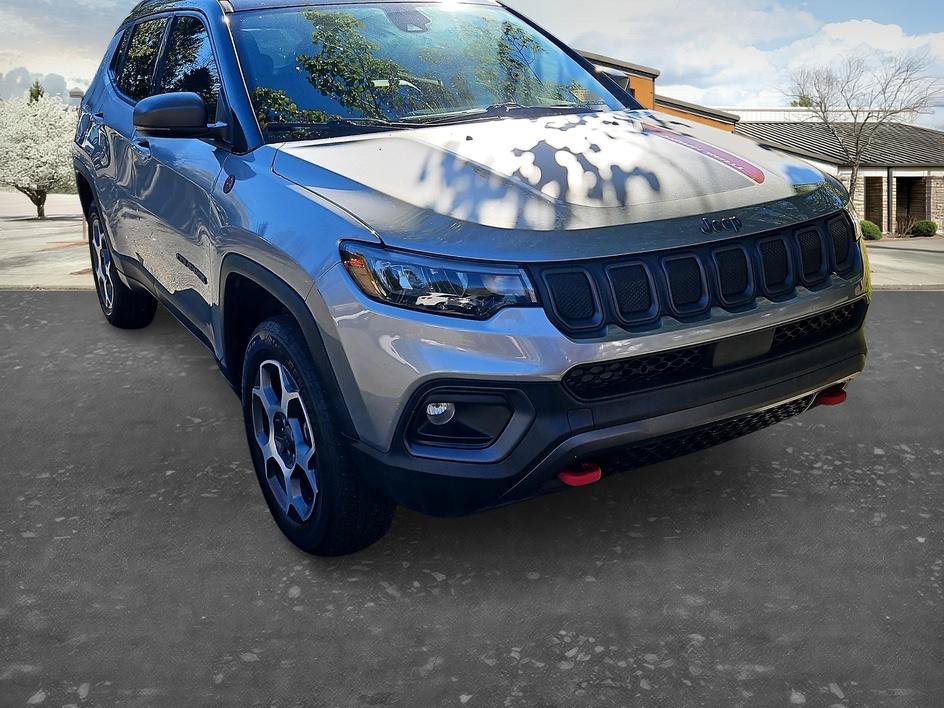 Used 2022 Jeep Compass Trailhawk w/ Sun and Sound Group AWD/4WD image 3