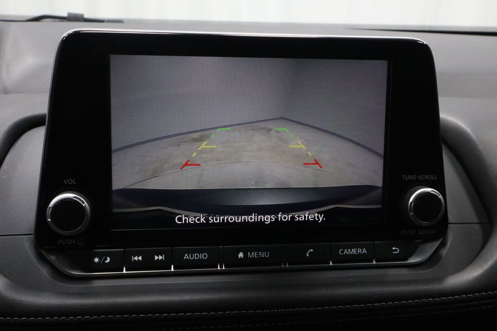 Certified 2025 Nissan Rogue SV image 3