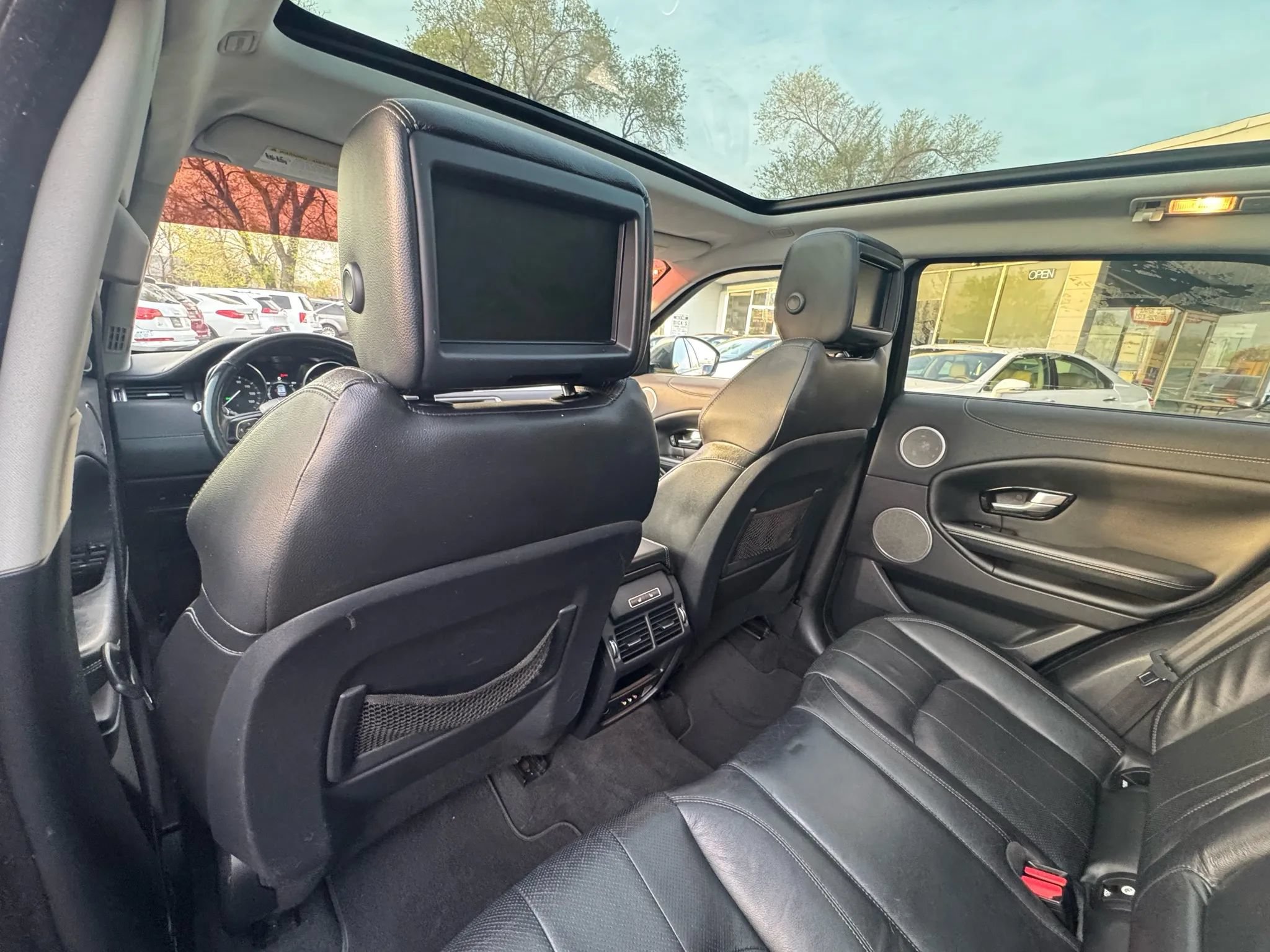 Used 2016 Land Rover Range Rover Evoque SE AWD/4WD image 13