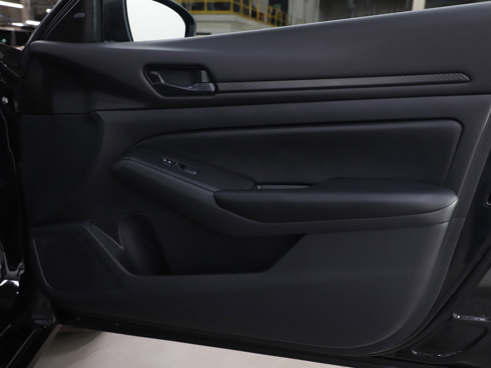 Used 2025 Nissan Altima 2.5 S image 9