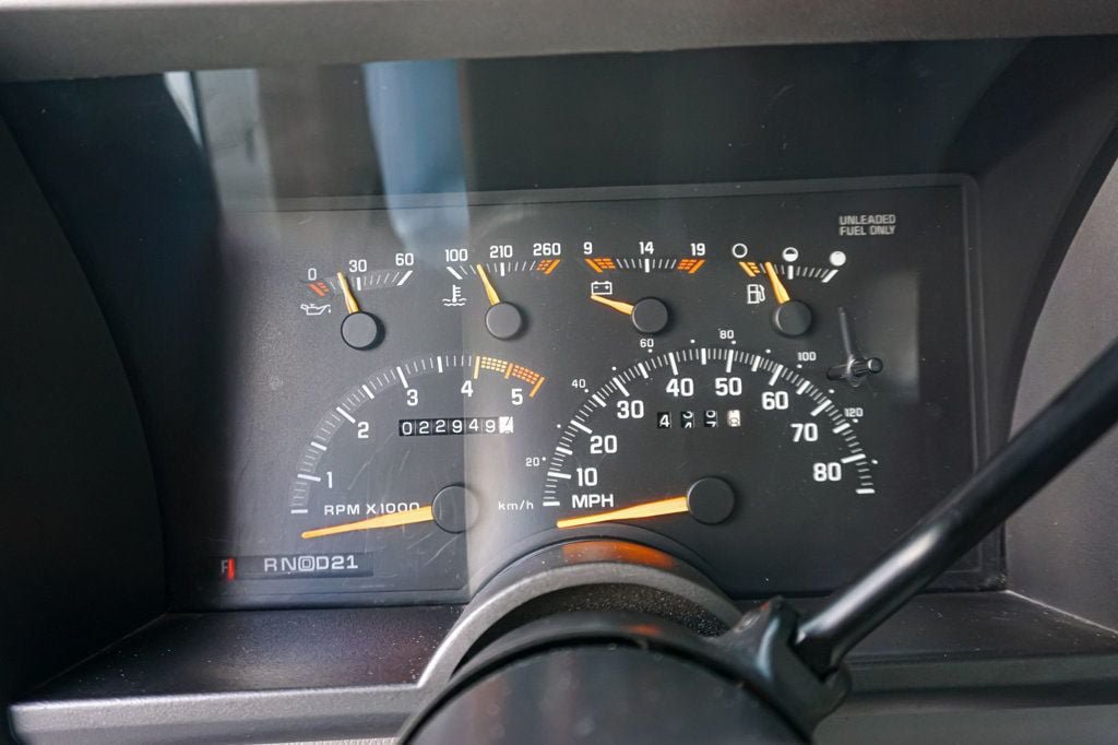 Used 1992 Chevrolet Silverado 1500 4x4 Regular Cab image 20
