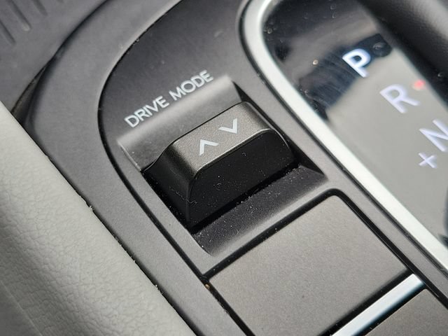 Used 2025 Hyundai Kona SEL FWD image 32