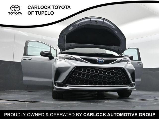 Used 2024 Toyota Sienna XSE FWD image 58