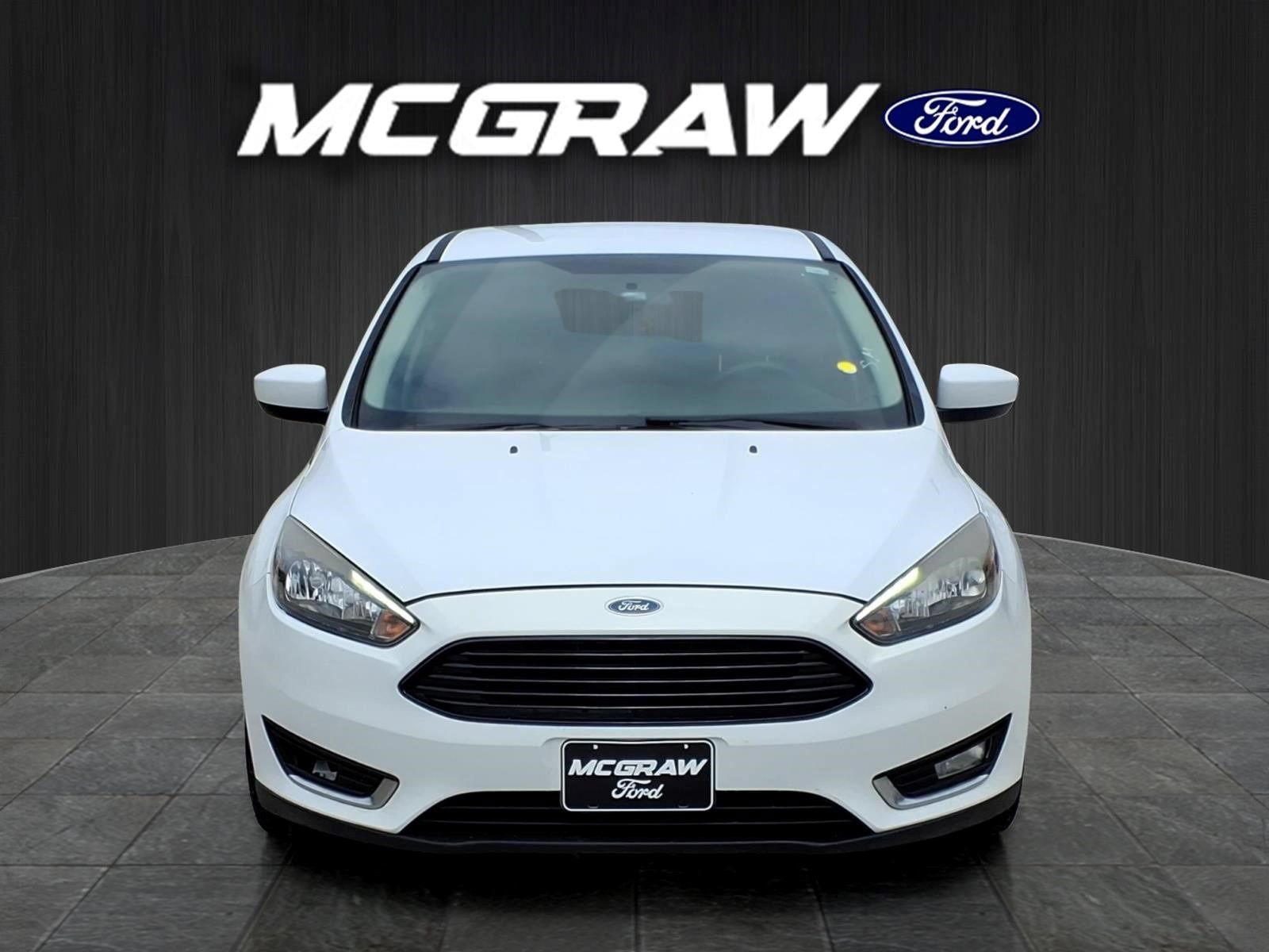 Used 2018 Ford Focus SE w/ SE Appearance Package FWD video 3
