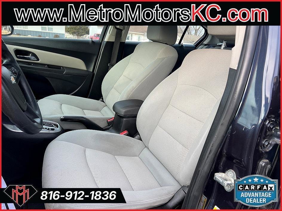 Used 2016 Chevrolet Cruze LT FWD image 25
