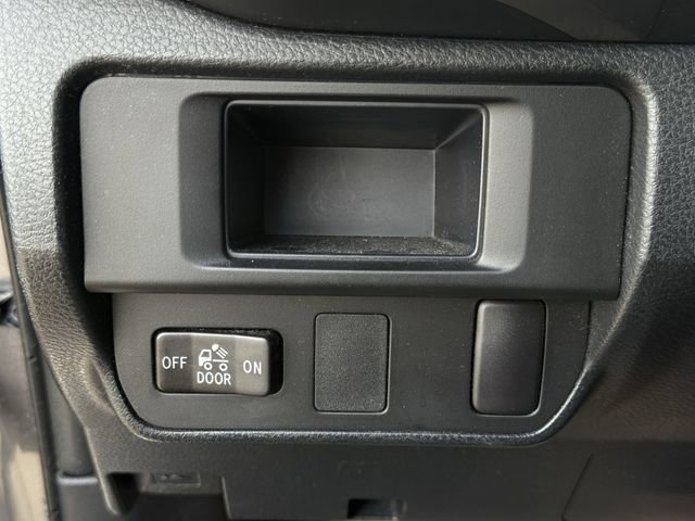 Used 2017 Toyota Tacoma SR5 RWD image 23
