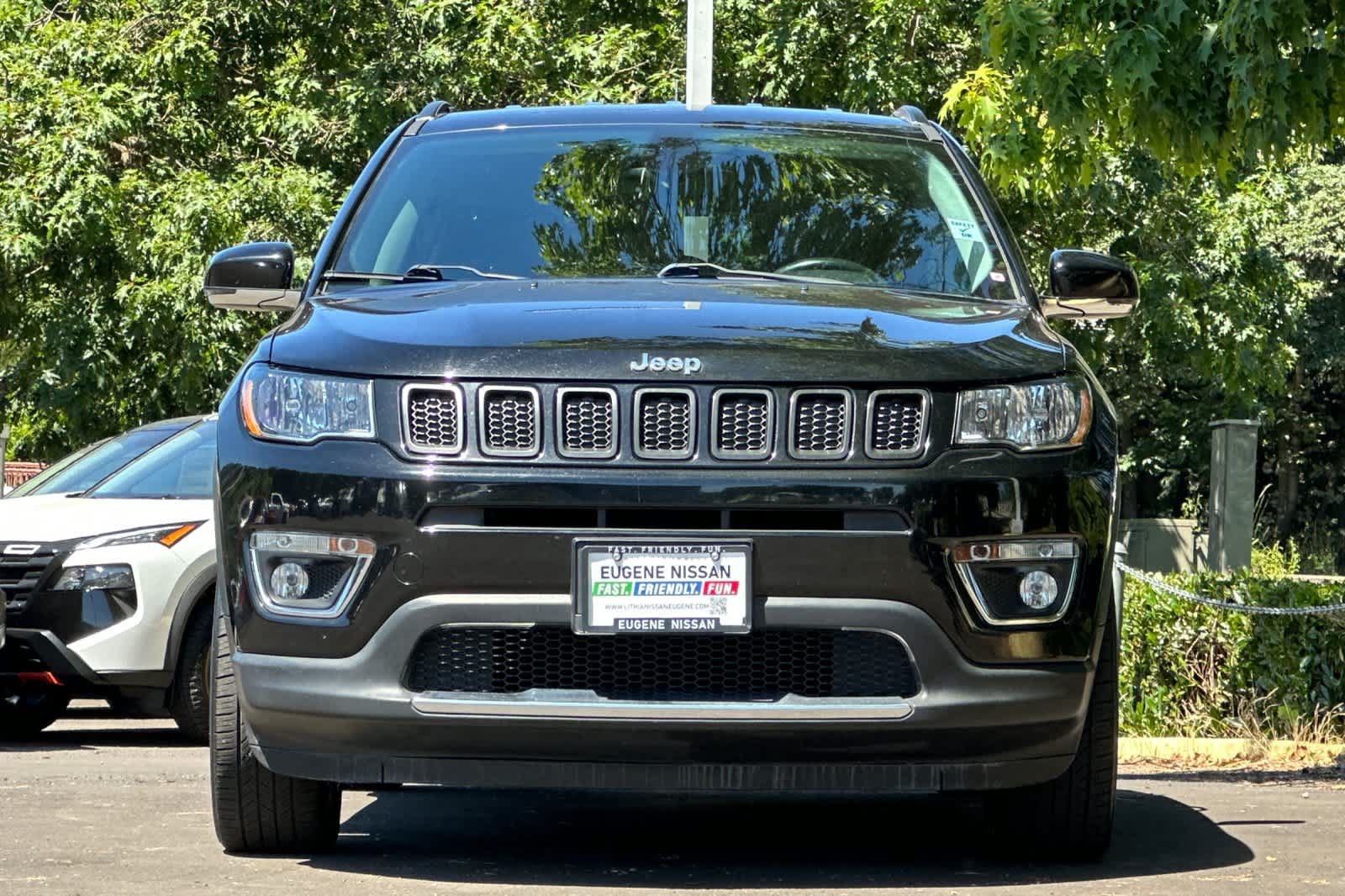 Used 2017 Jeep Compass Limited w/ Navigation Group AWD/4WD image 10