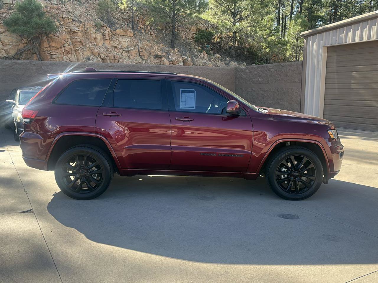 Used 2021 Jeep Grand Cherokee Laredo X RWD image 8