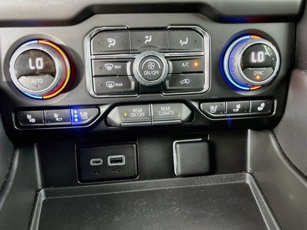 Used 2023 Chevrolet Tahoe High Country AWD/4WD image 23